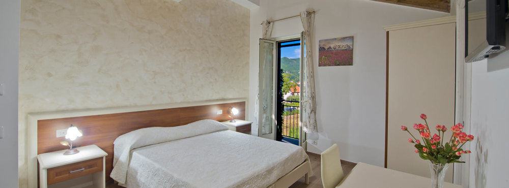 Bed and Breakfast Gli Dei Gemelli Аджерола Экстерьер фото